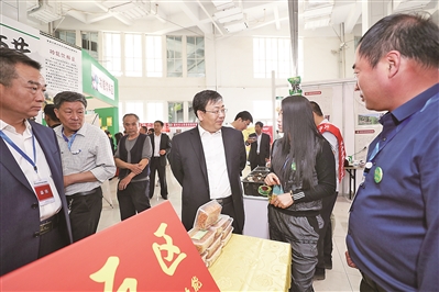 离石区参加首届吕梁名特优功能食品展销会